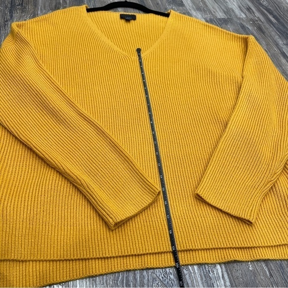VICI Lumiere Women’s Mustard Yellow Sweater - Picture 4 of 13